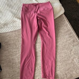 7/8 Yogalicious pink leggings